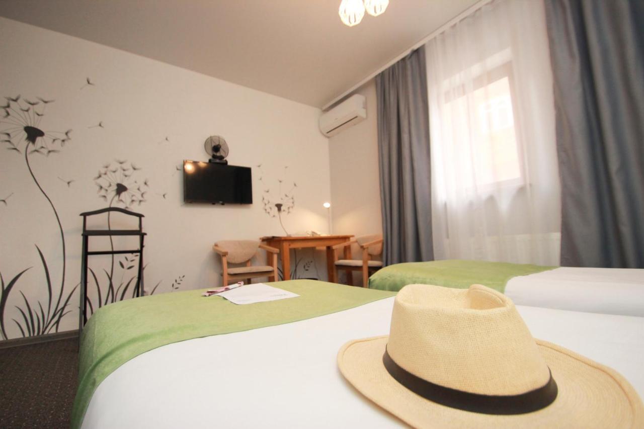 أوديسا Garden Eco Design Hotel المظهر الخارجي الصورة